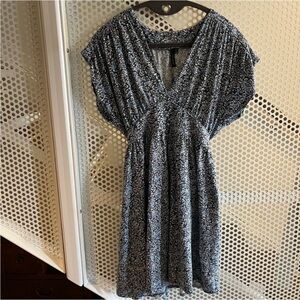 Topshop Floral Vee Neck Mini Dress Size Medium Blue with Tie at Back